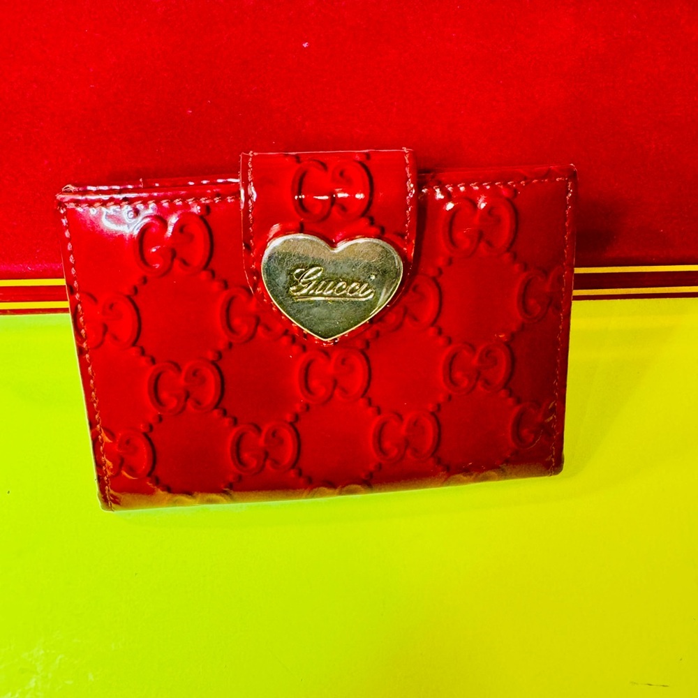 Gucci Red Patent Leather Card Holder with Heart Logo